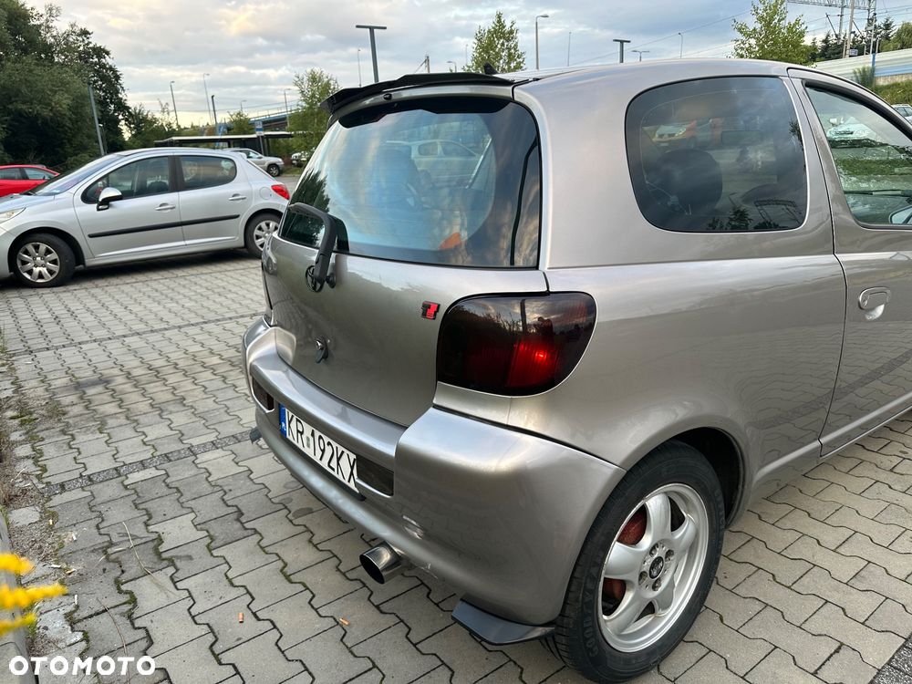 Toyota Yaris - 5