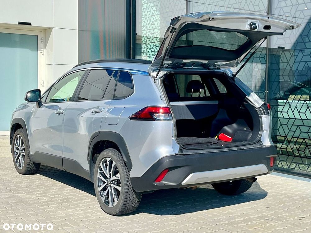 Toyota Corolla Cross 2.0 Hybrid Style AWD - 32