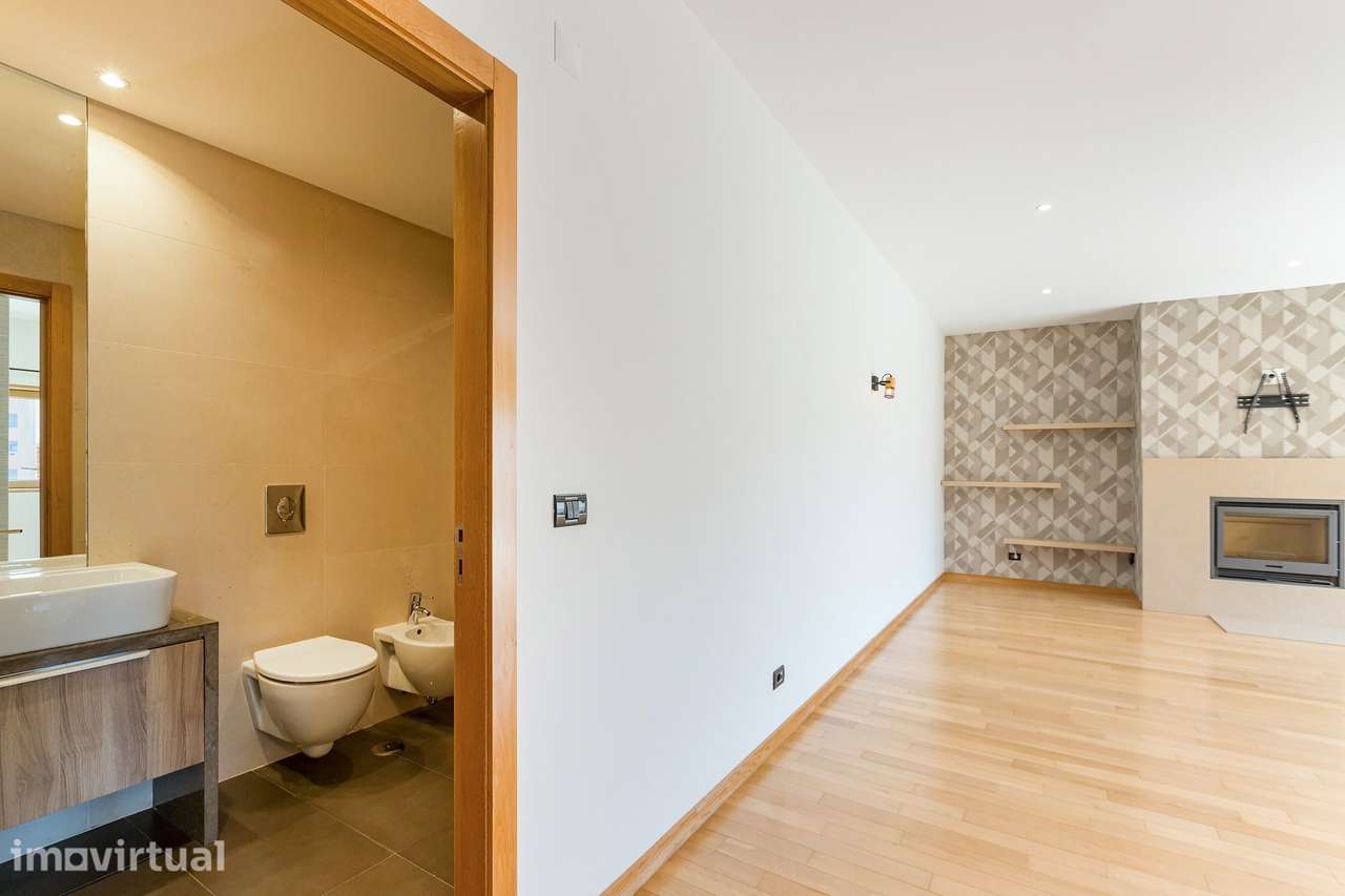 Penthouse T2 Colinas do Cruzeiro | Varanda | Terraço | Garagem Box - Grande imagem: 5/26