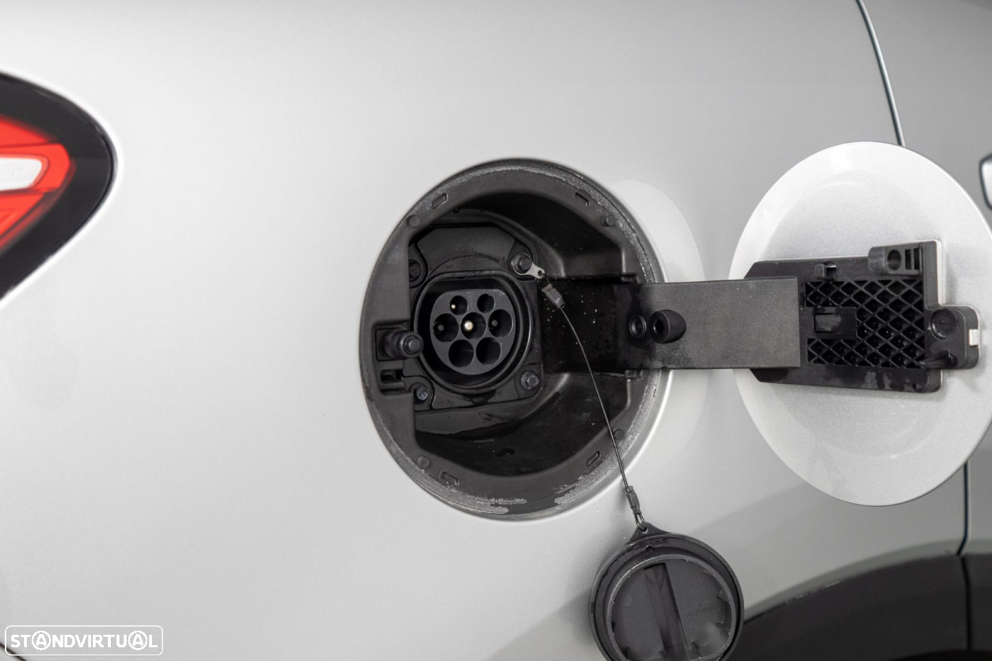 MG EHS 1.5 T-GDI Plug-in Hybrid Luxury - 17