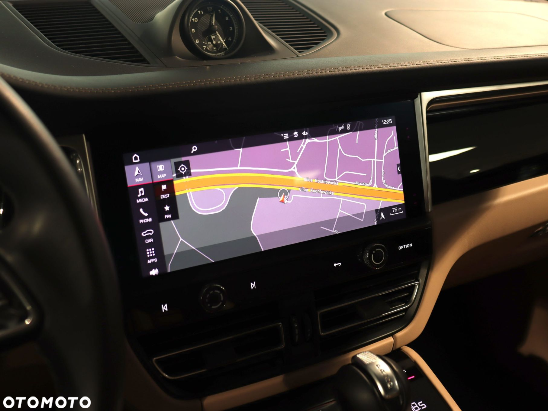 Porsche Macan - 28