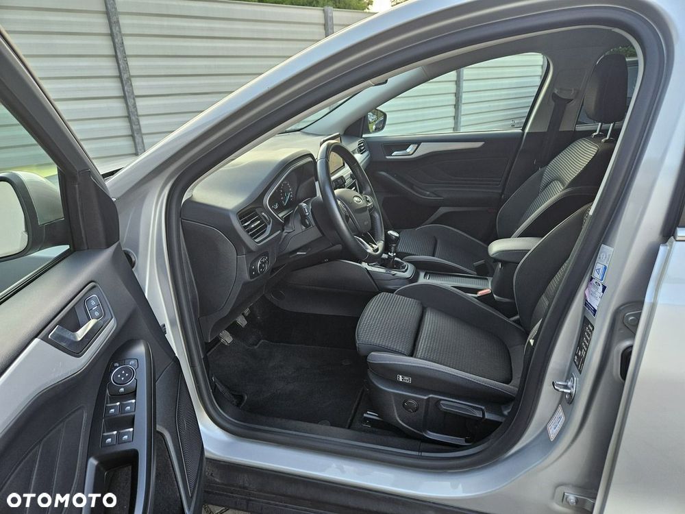 Ford Focus 1.0 EcoBoost Titanium ASS - 6
