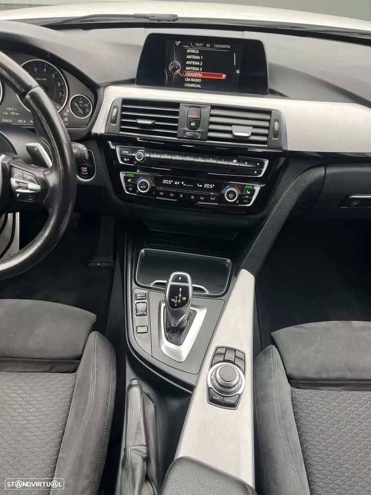 BMW 320 i Pack M Auto - 43