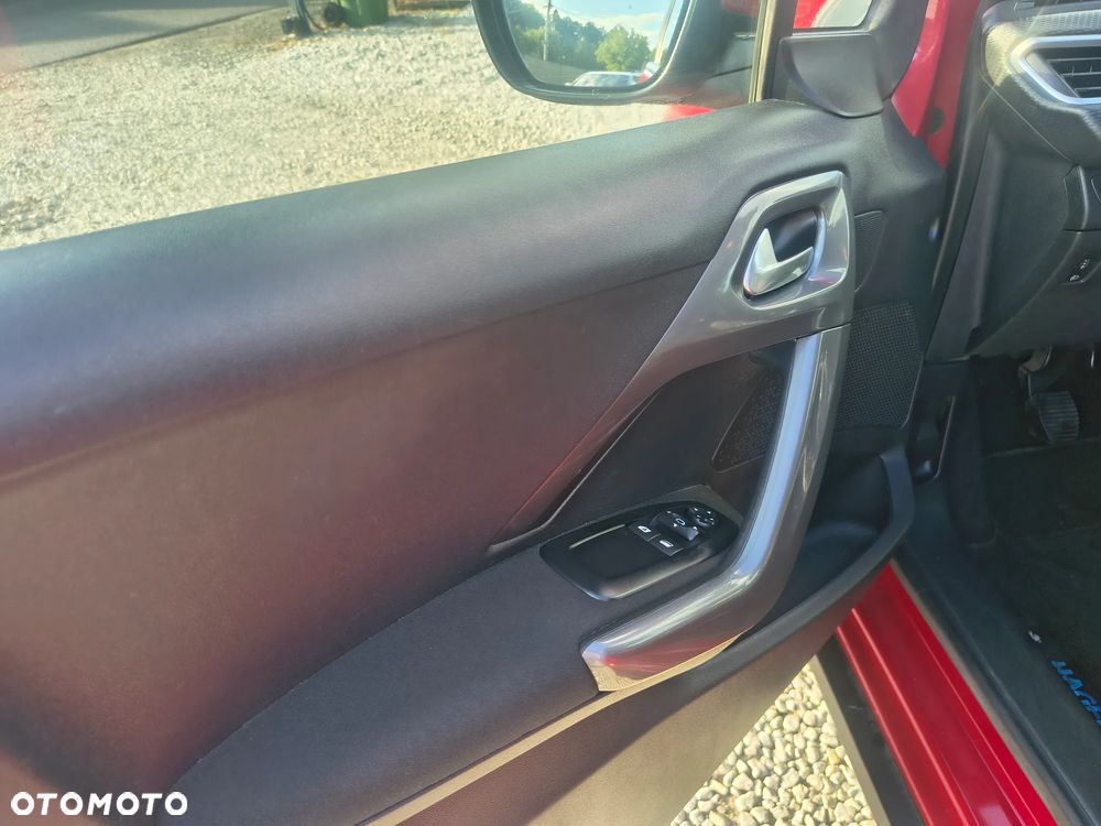 Peugeot 2008 Blue-HDi FAP 100 STOP & START Style - 16