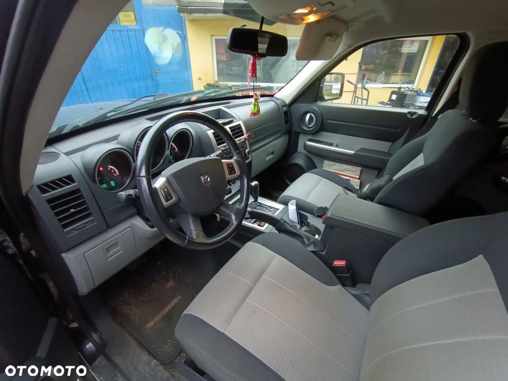 Dodge Nitro 2.8 CRD SXT - 5