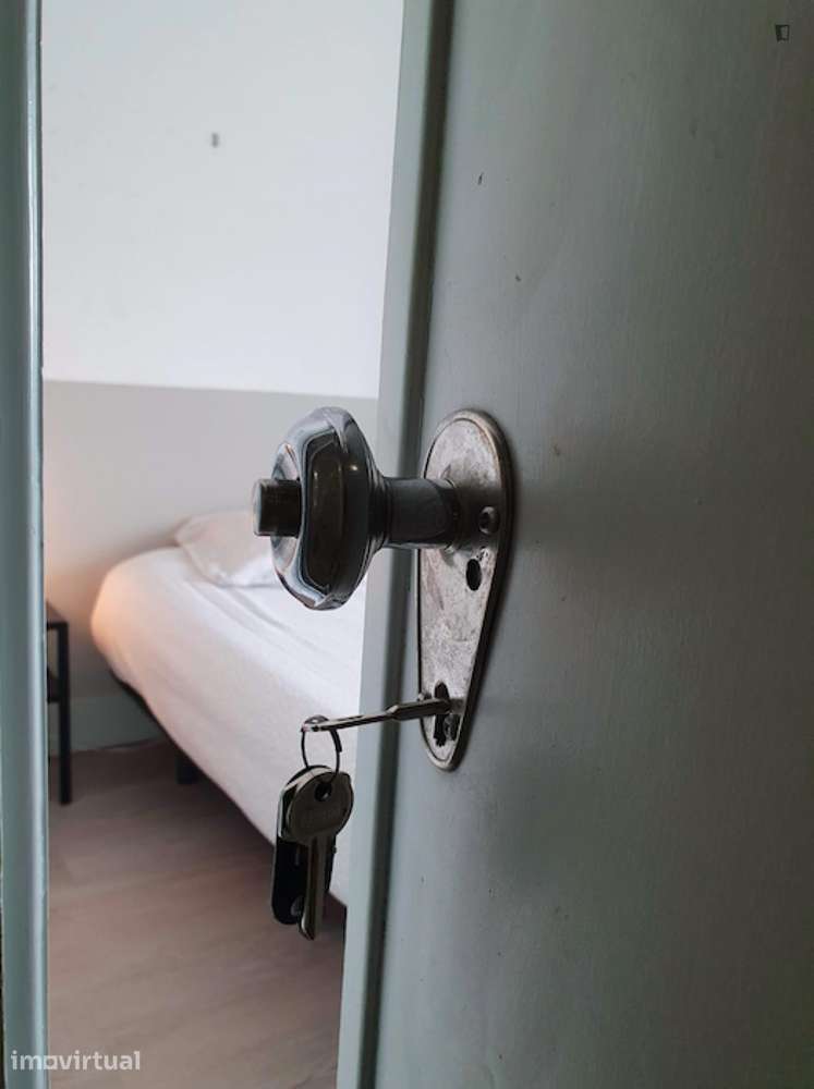 Quarto - localizado em Montes Claros Coimbra - Grande imagem: 5/25