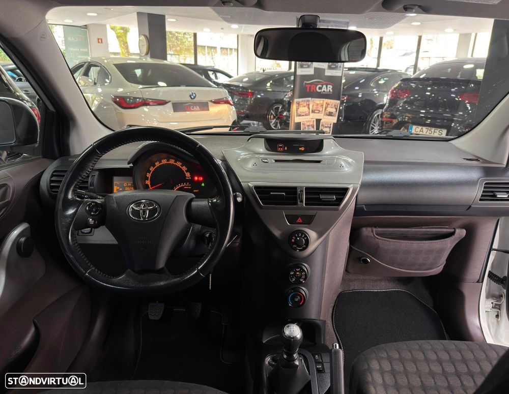 Toyota iQ 1.0 VVT-i 2 EP - 8