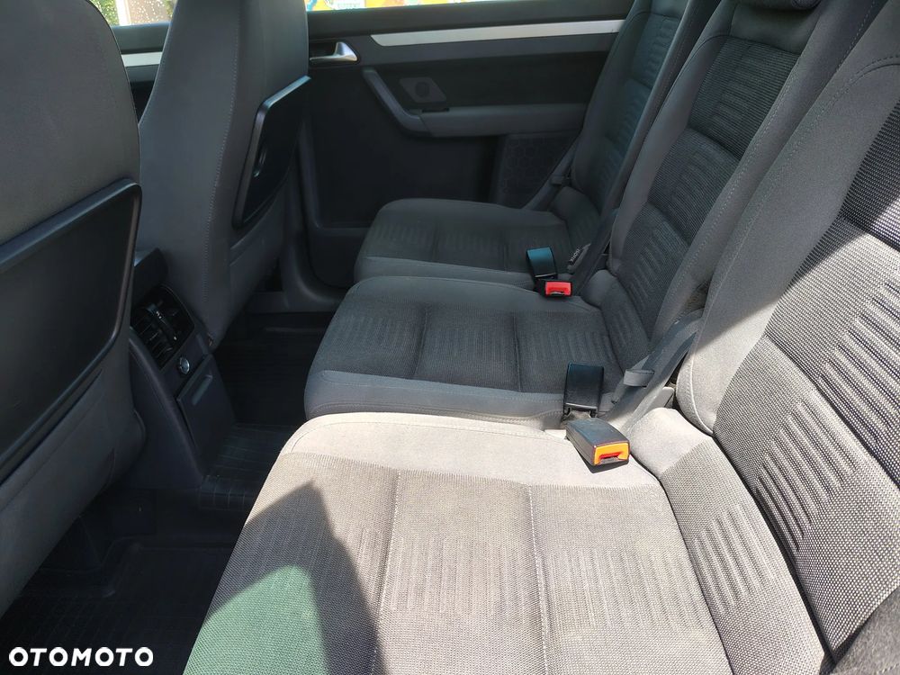 Volkswagen Touran 2.0 TDI Trendline - 14