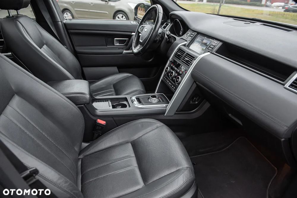Land Rover Discovery Sport - 32