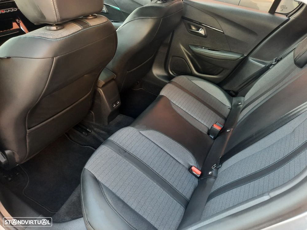 Peugeot e-208 Allure Pack - 13