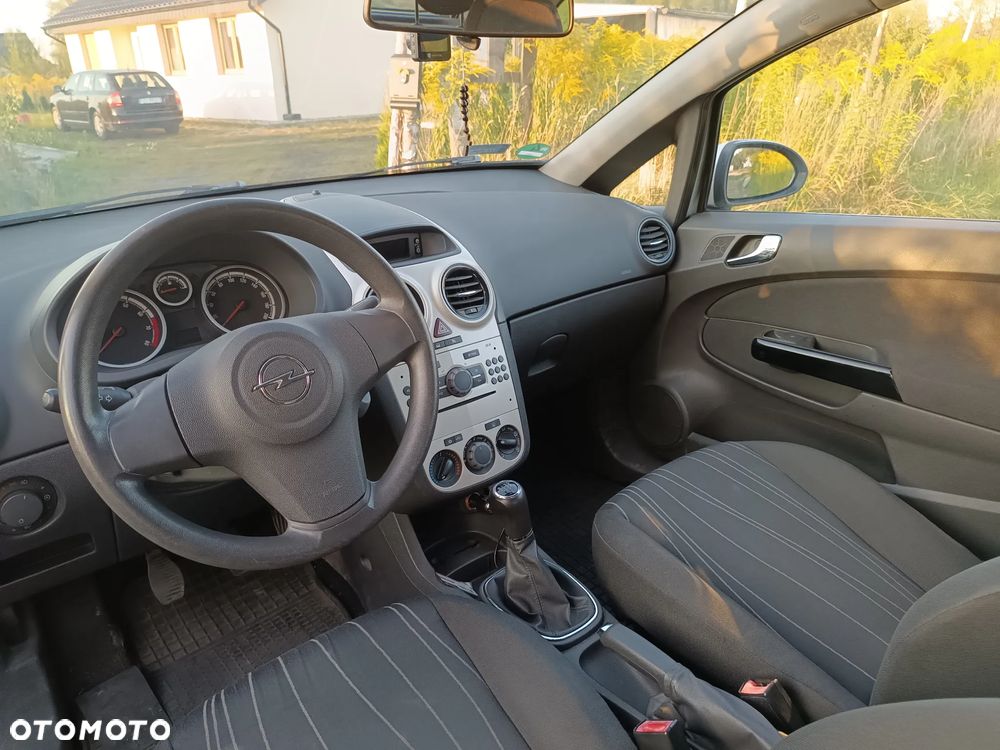 Opel Corsa 1.0 12V Essentia - 4