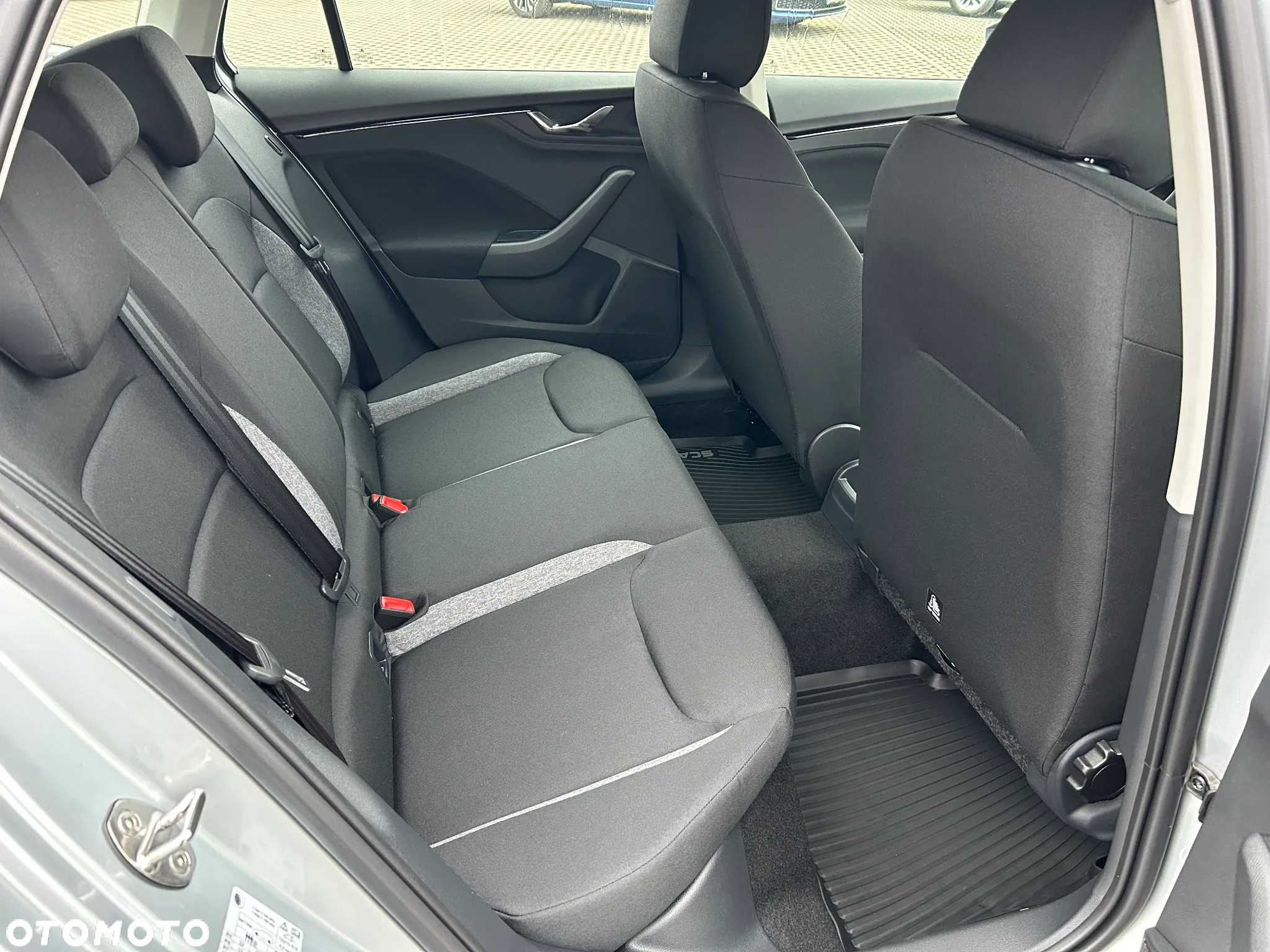 Skoda Scala 1.0 TSI Essence - 10