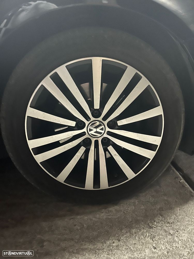 VW Passat 1.6 TDI DPF BlueMotion Comfortline - 17