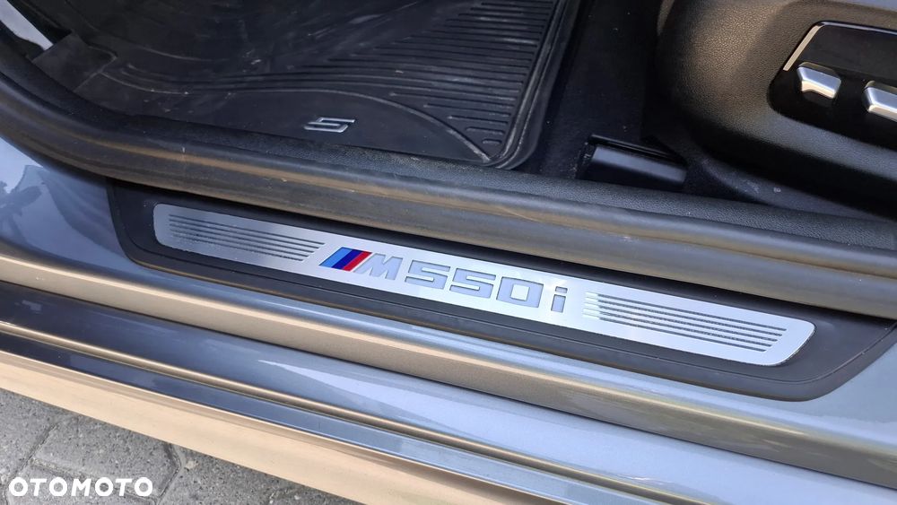 BMW Seria 5 M550i xDrive - 19