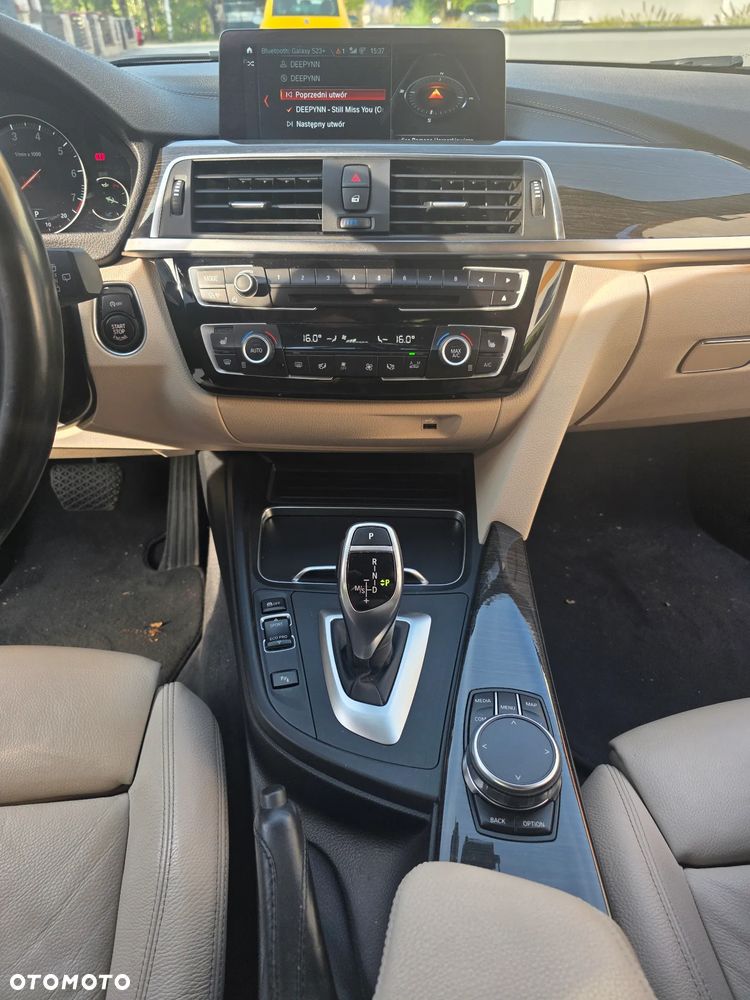 BMW Seria 3 320i xDrive Luxury Line - 12