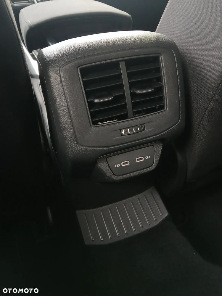 Volkswagen T-Roc 1.5 TSI Life - 29