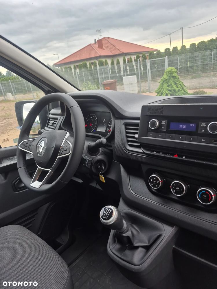 Renault Trafic - 11