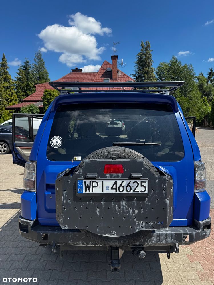 Mitsubishi Pajero - 20