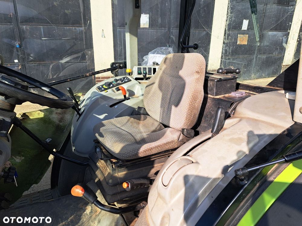 Claas Nexos 240F 4X4 - 14