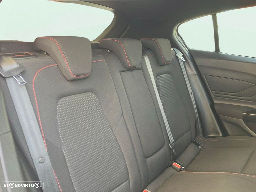 Ford Focus 1.0 EcoBoost MHEV ST-Line - 16