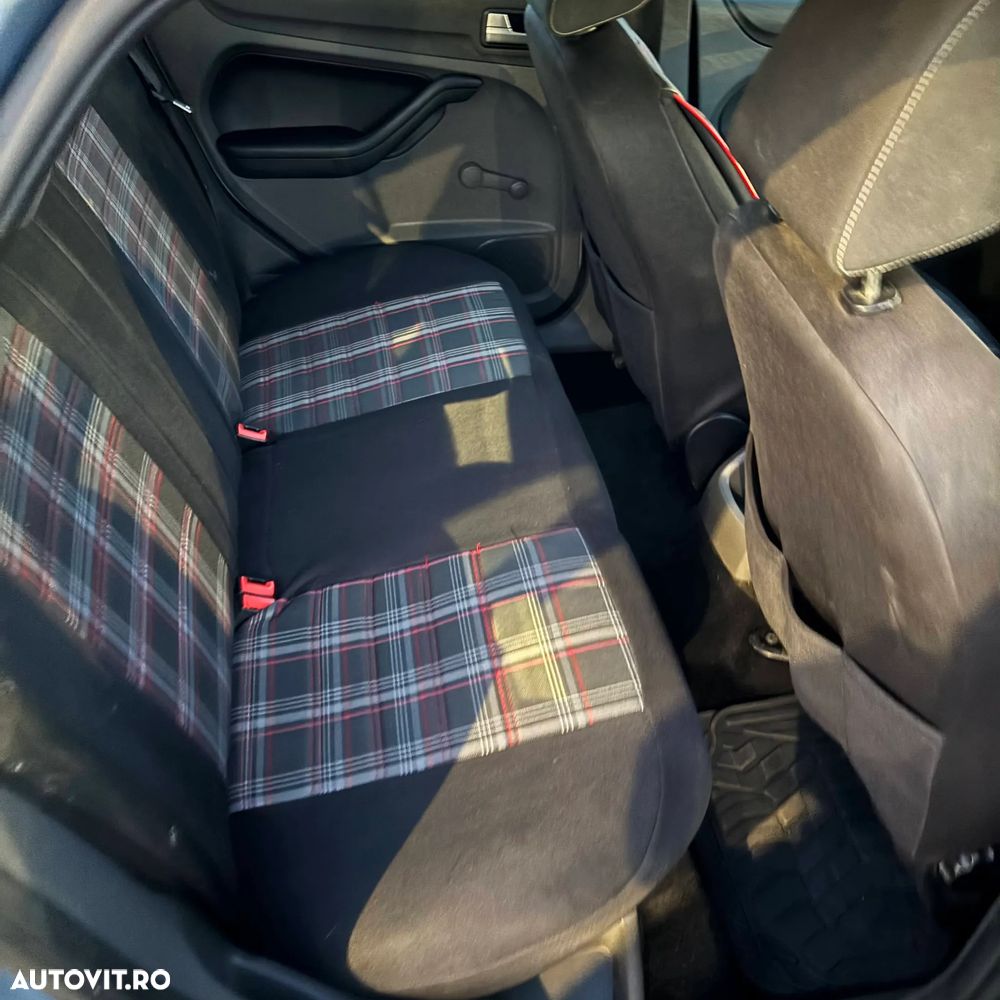 Ford Focus 1.6i 16V - 14