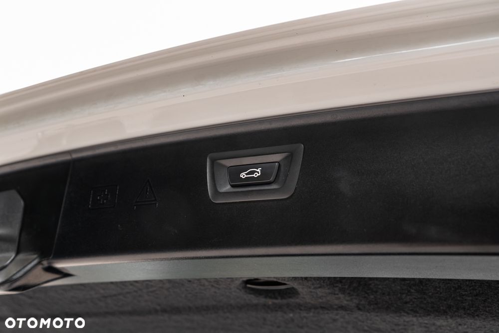 BMW Seria 5 520d Touring M Sport Edition - 21