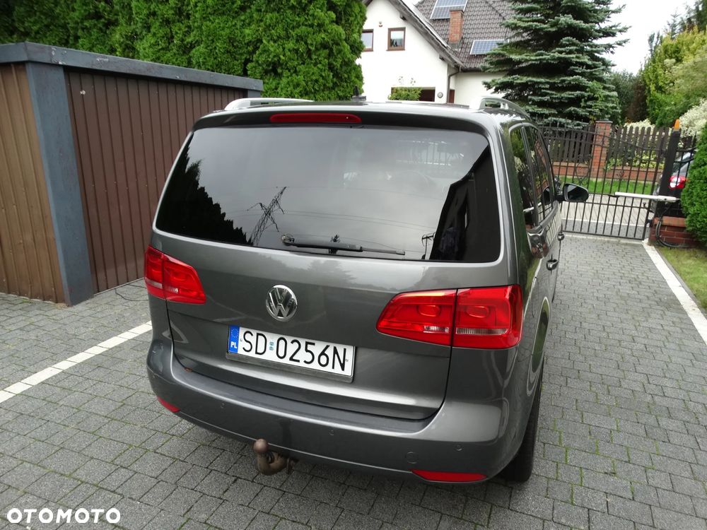 Volkswagen Touran - 16