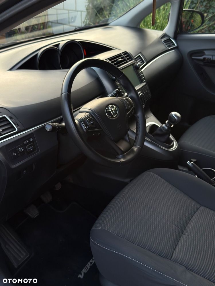 Toyota Verso 1.6 - 8