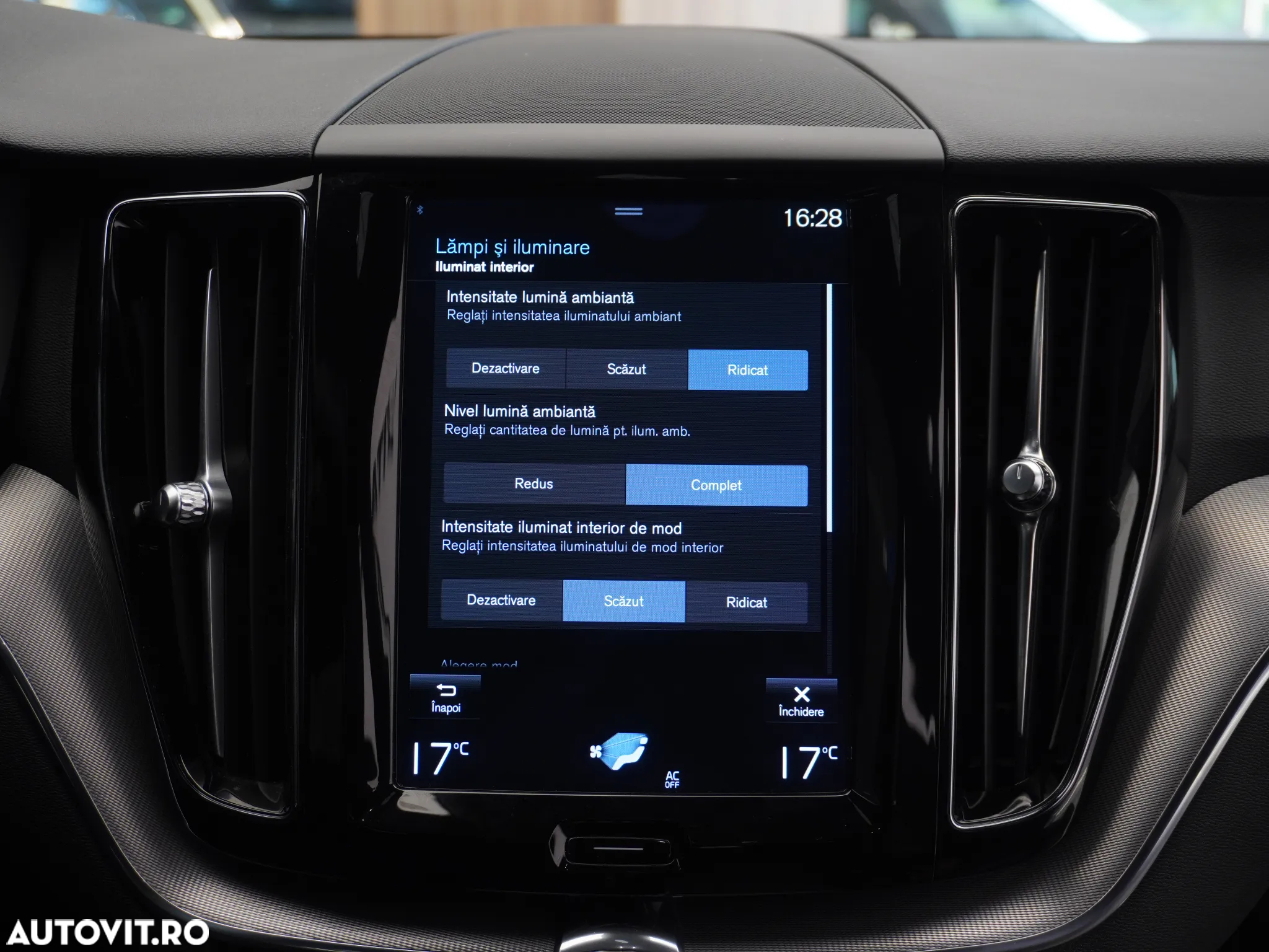 Volvo XC 60 B4 MHEV R-Design - 28