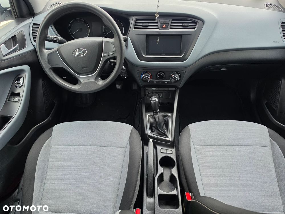 Hyundai i20 - 21