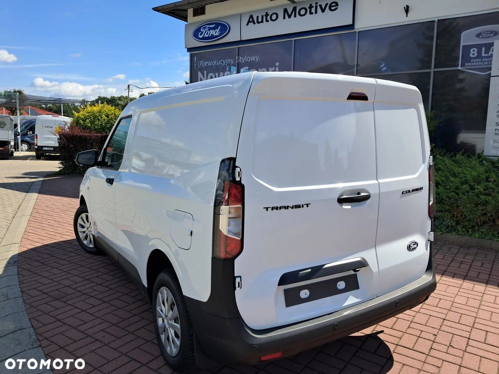 Ford Transit Courier - 8