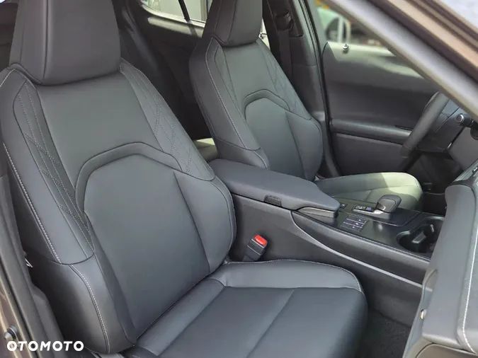 Lexus UX 300h F Sport - 4