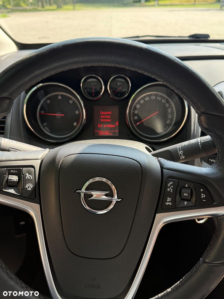 Opel Astra 2.0 CDTI Cosmo - 17