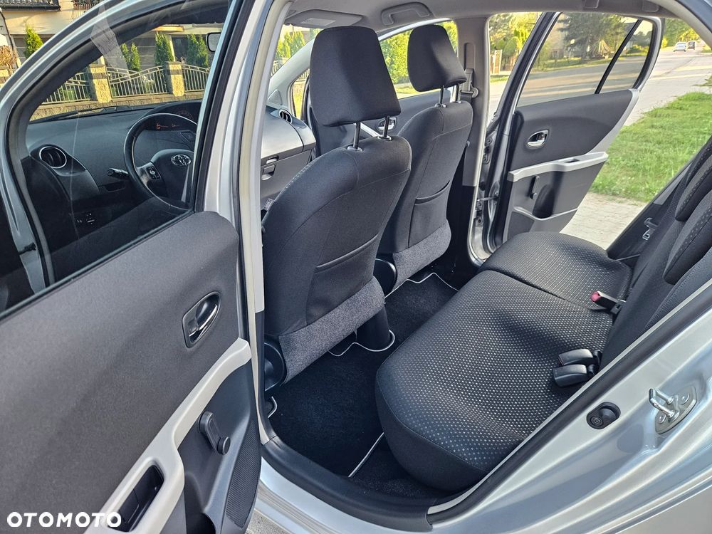 Toyota Yaris 1.33 Prestige - 19