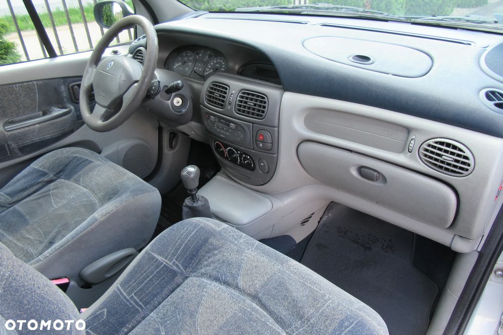 Renault Scenic 1.6 16V EXpression - 5