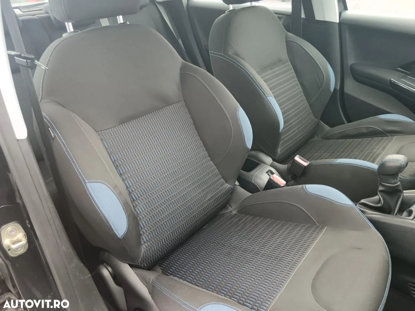 Peugeot 208 1.4 HDi FAP Style - 24