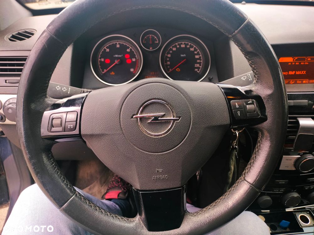 Opel Astra 1.7 CDTI Cosmo - 11