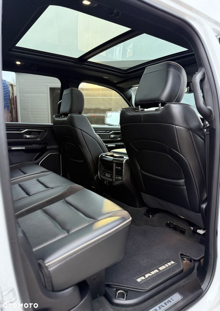 RAM 1500 Crew Cab Laramie - 32