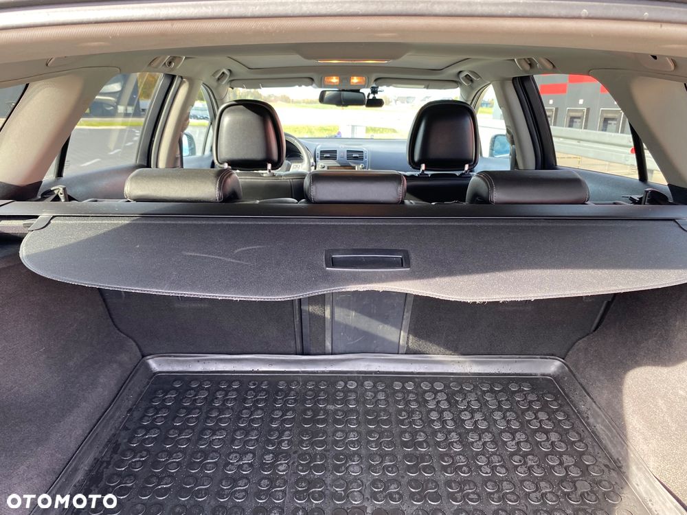 Toyota Avensis 2.2 D-4D Prestige - 35