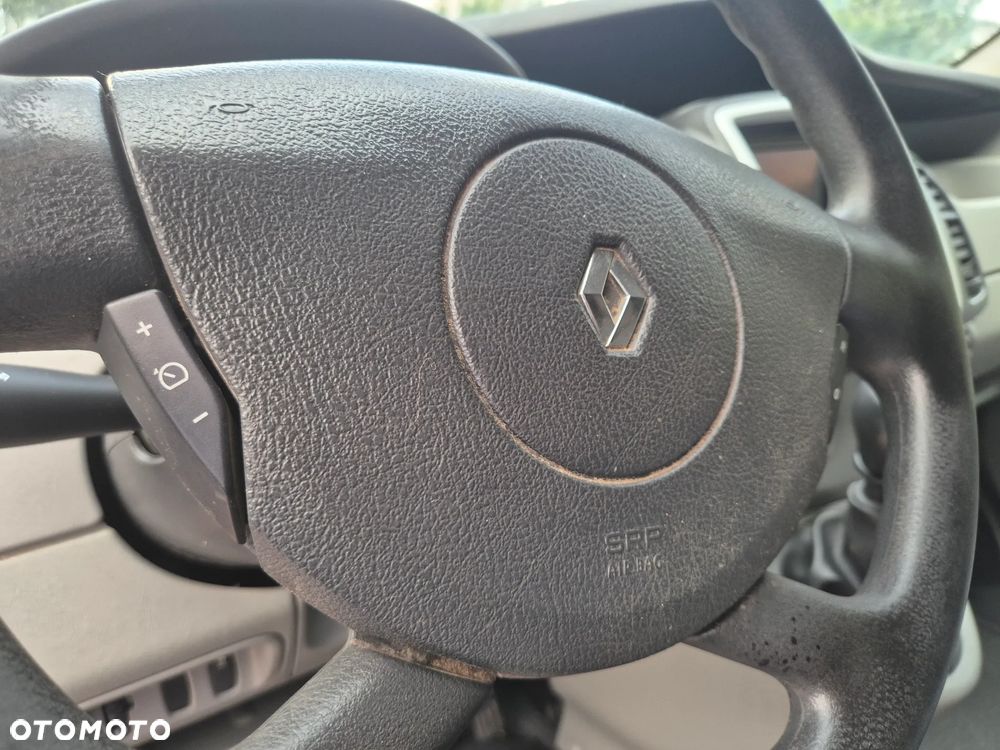 Renault Trafic - 16