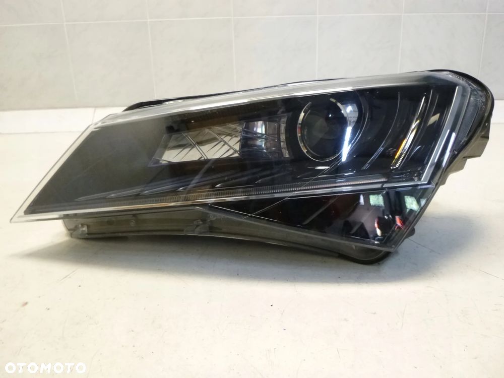 SKODA SUPERB III LAMPA REFLEKTOR XENON SKRĘTNY LEWA LEWY PRZÓD PRZEDNIA ORYGINAŁ - 2