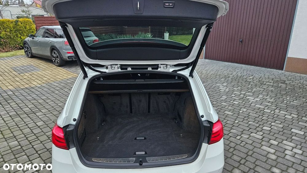 BMW Seria 3 320d xDrive Edition M Sport Shadow - 19