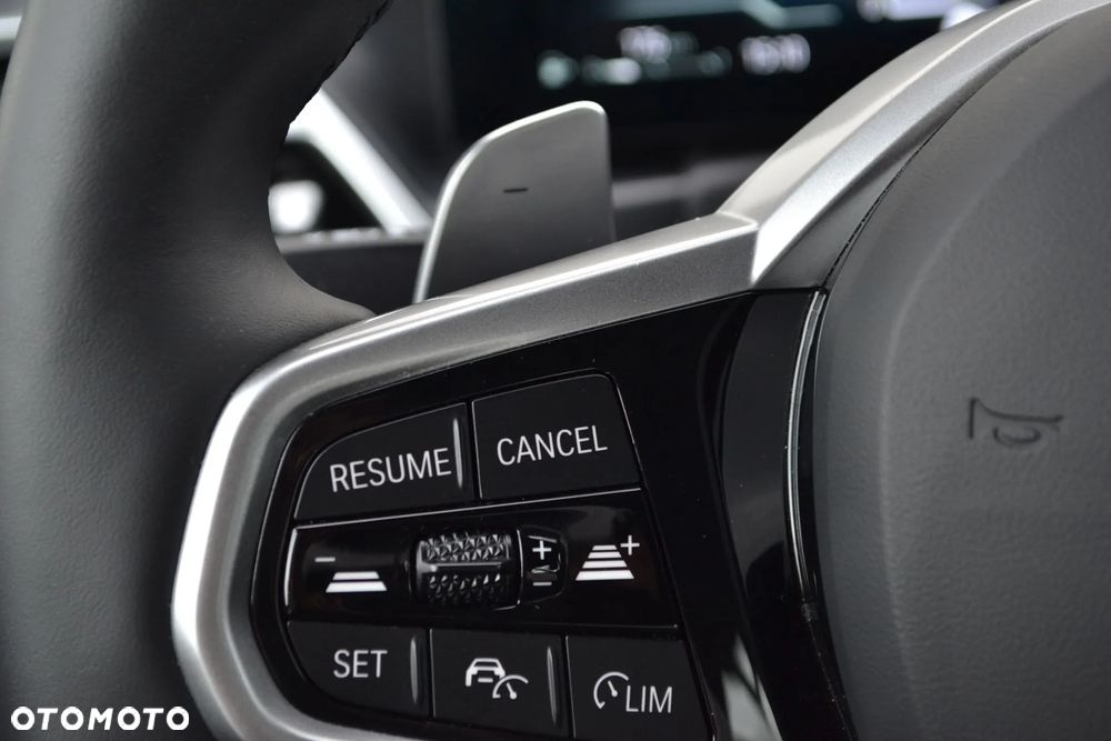 BMW Seria 3 318i M Sport - 11