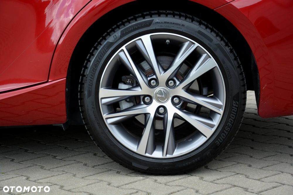 Lexus IS 200t / 300 Prestige - 18