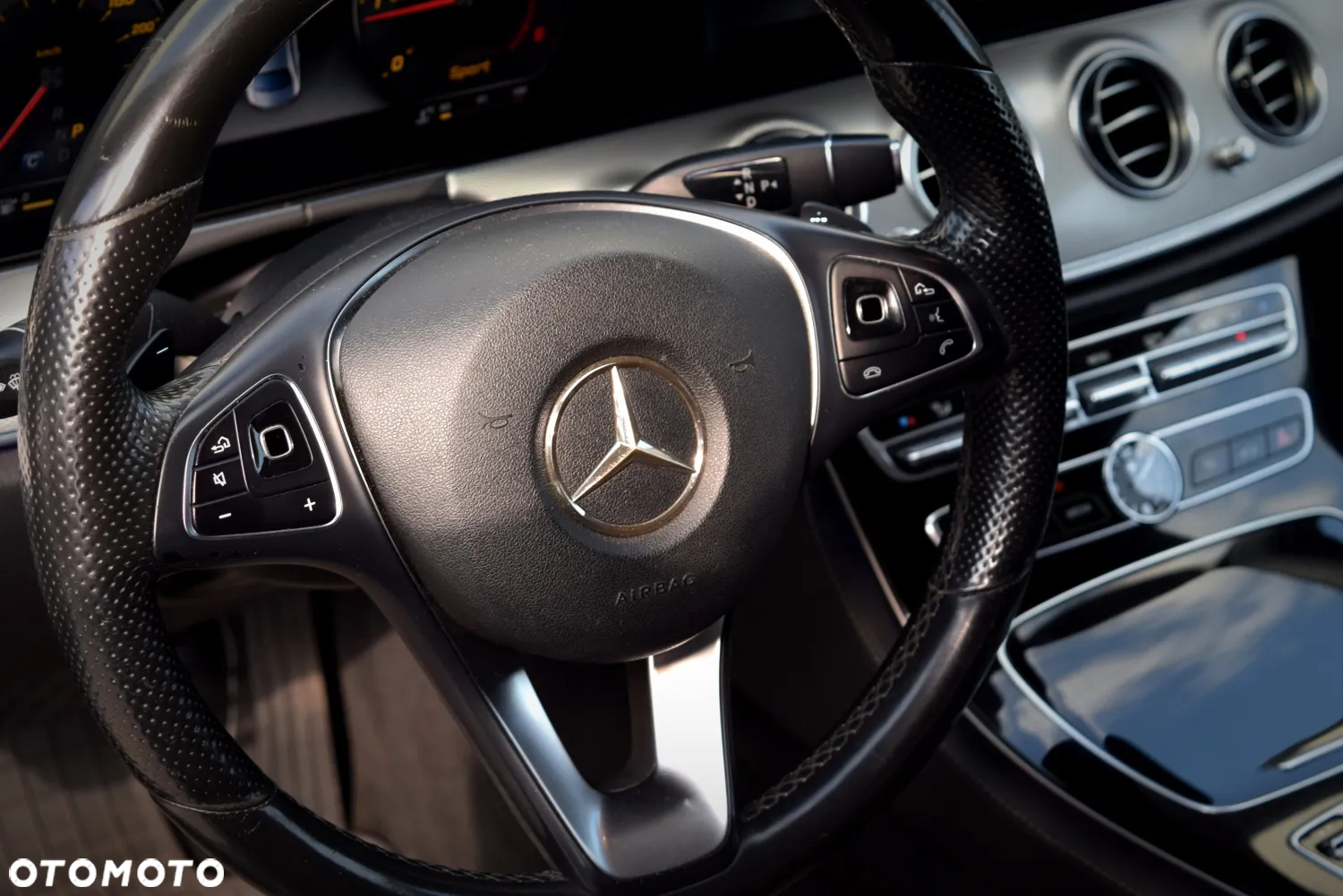 Mercedes-Benz Klasa E 220 d Business Edition 9G-TRONIC - 19