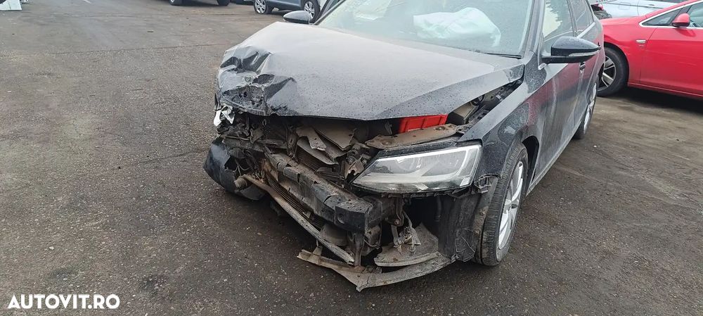 Dezmembrari / Dezmembrez VW Jetta 4 162 1.6 TDI CAYC cutie viteze manuala 5 trepte cod culoare LC9X - 3