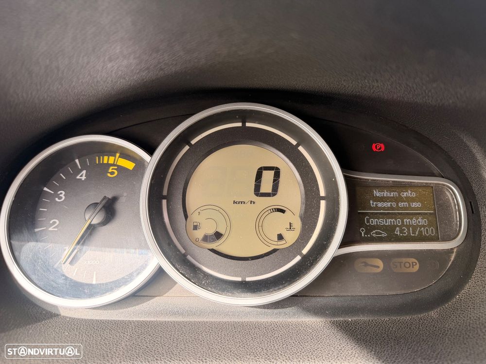 Renault Mégane 1.5 dCi Confort - 9