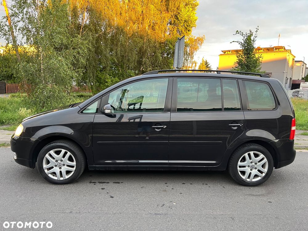 Volkswagen Touran 1.9 TDI Highline - 2