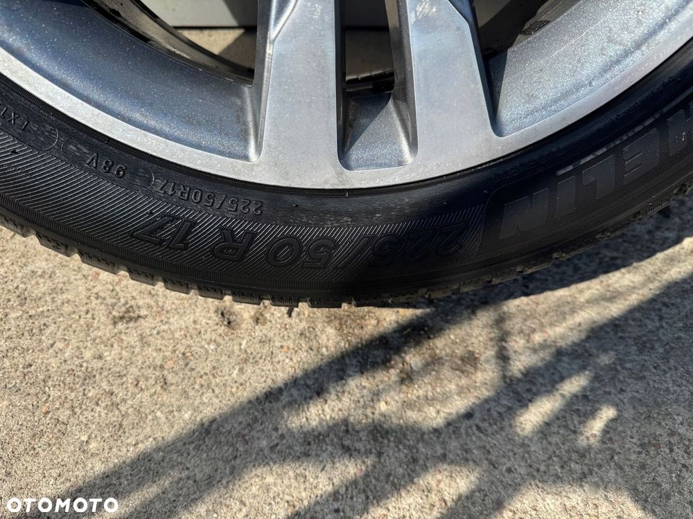 Mercedes E Klasa W212 2,2 CDI LIFT alufelgi z oponami 225/50/17 - 4