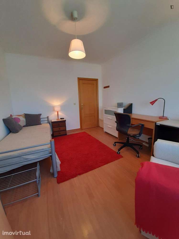Quarto - localizado em Caparica Lisbon - Grande imagem: 3/16